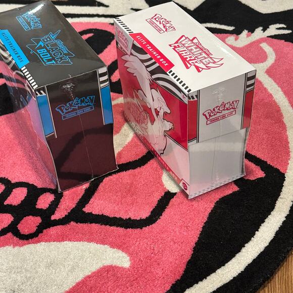 Pokémon TCG White Flare + Black Bolt Elite Trainer Box Bundle – SV Sealed - Picture 3 of 5